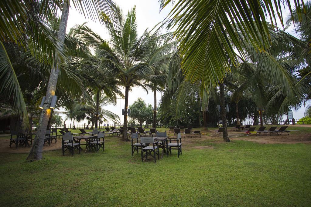 Ranna 212 Beach Resort Kahandamodara Bagian luar foto