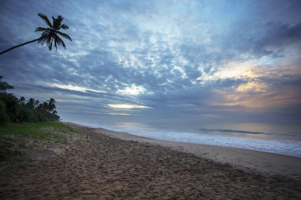 Ranna 212 Beach Resort Kahandamodara Bagian luar foto
