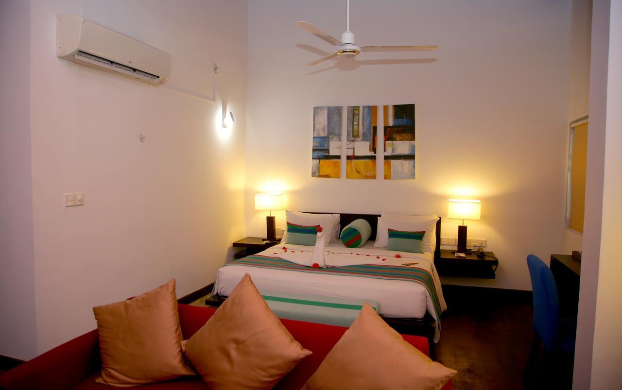 Ranna 212 Beach Resort Kahandamodara Ruang foto