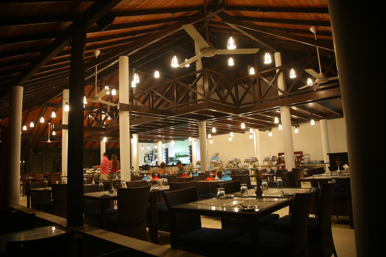 Ranna 212 Beach Resort Kahandamodara Bagian luar foto