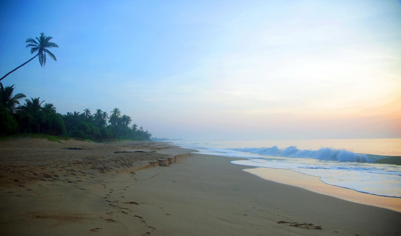 Ranna 212 Beach Resort Kahandamodara Bagian luar foto