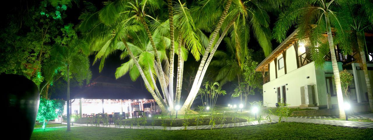 Ranna 212 Beach Resort Kahandamodara Bagian luar foto