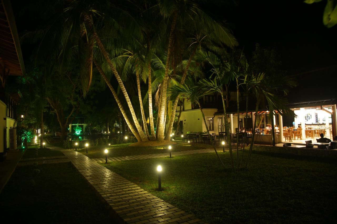 Ranna 212 Beach Resort Kahandamodara Bagian luar foto