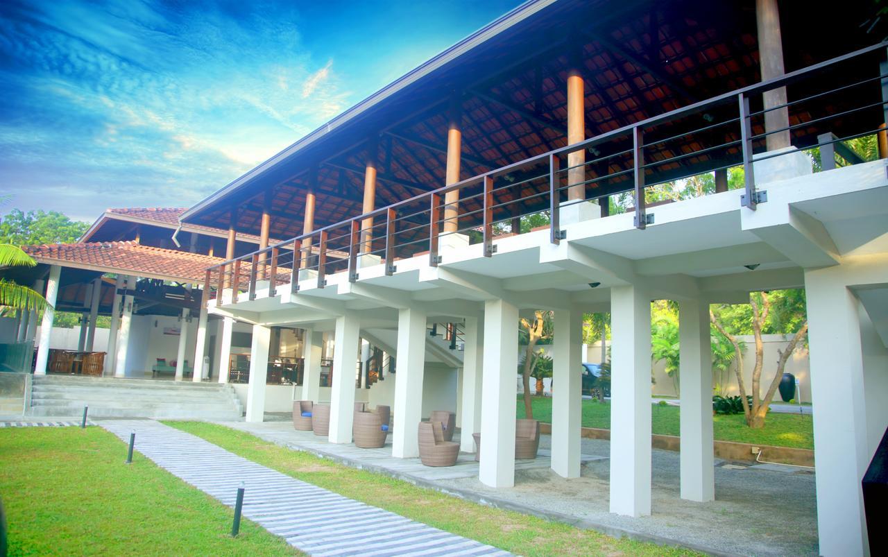 Ranna 212 Beach Resort Kahandamodara Bagian luar foto