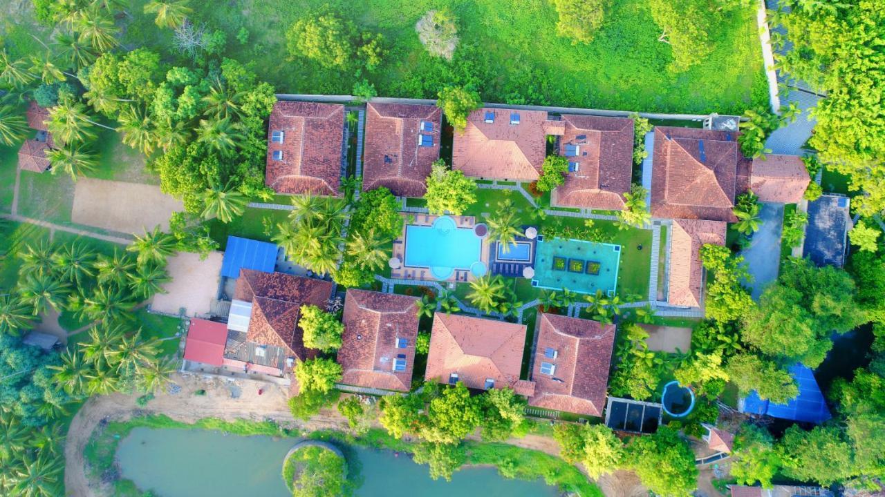 Ranna 212 Beach Resort Kahandamodara Bagian luar foto